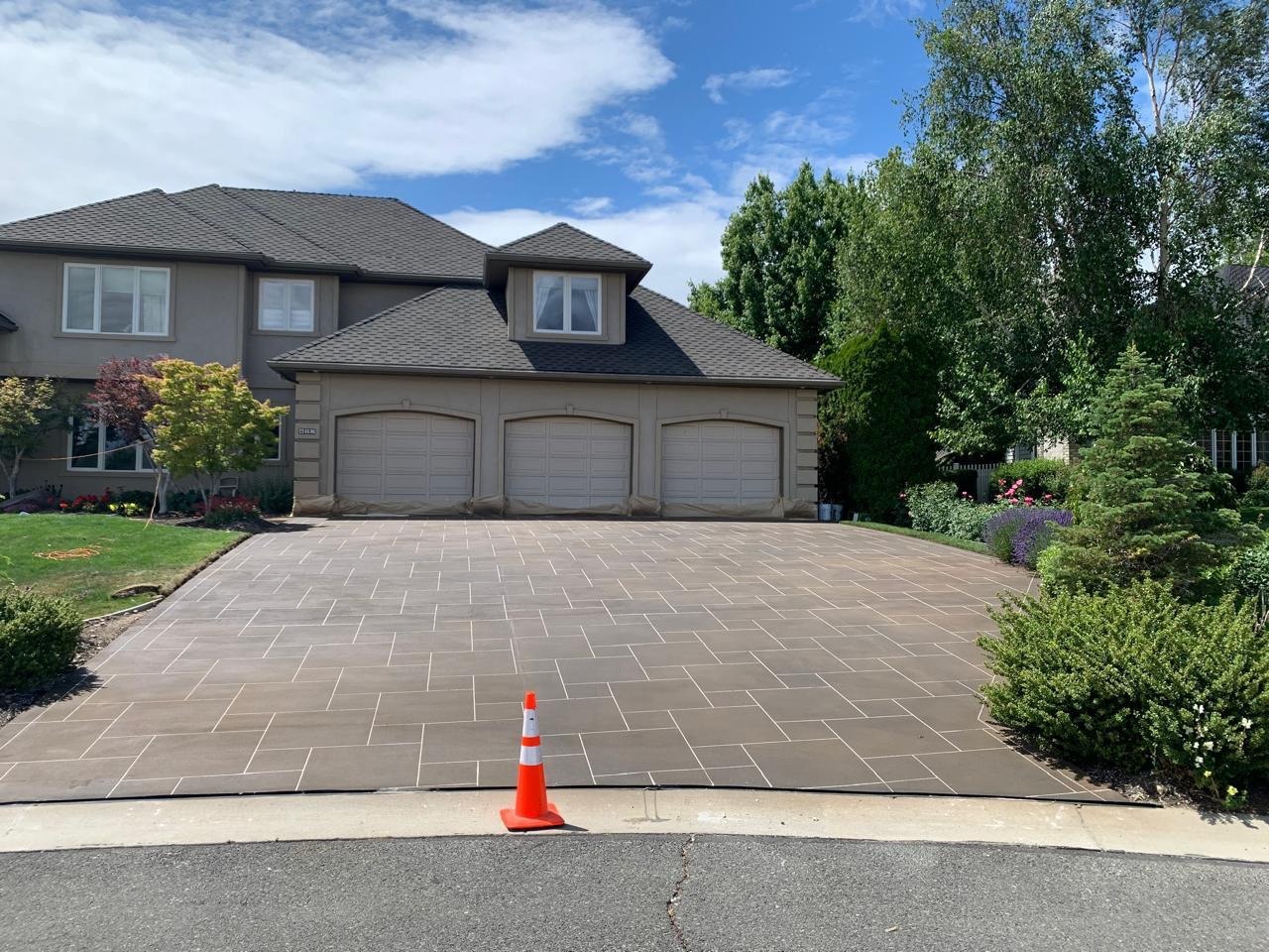 3-car driveway taupe